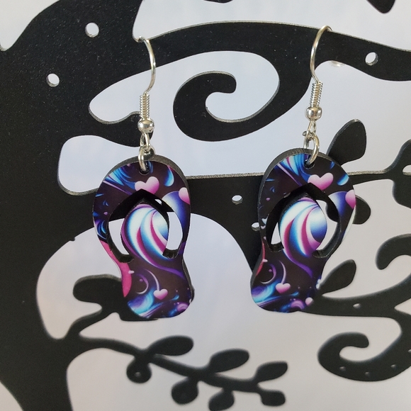 Heart Design Flip Flop Earrings - Picture 4 of 7